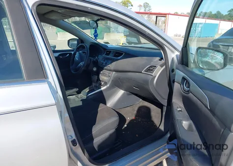 2017 Nissan Sentra S z USA, uszkodzony, nr VIN 3N1AB7AP5HY203098